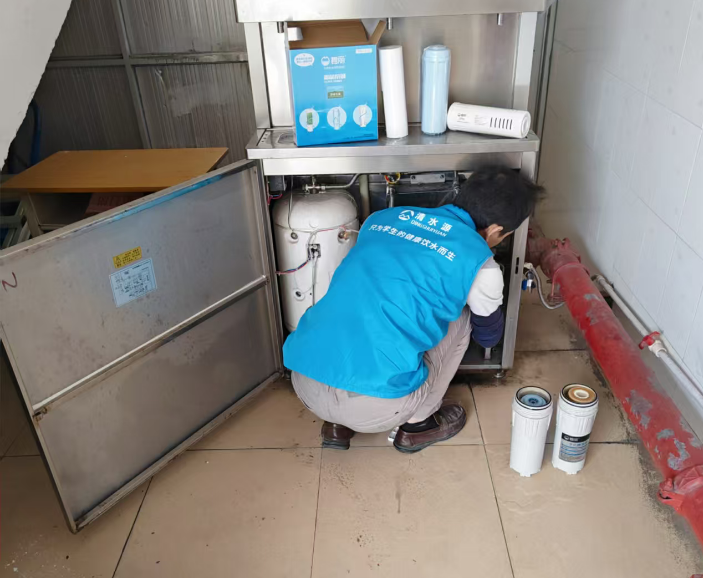 清水源校园饮水机 清水源校园饮水机